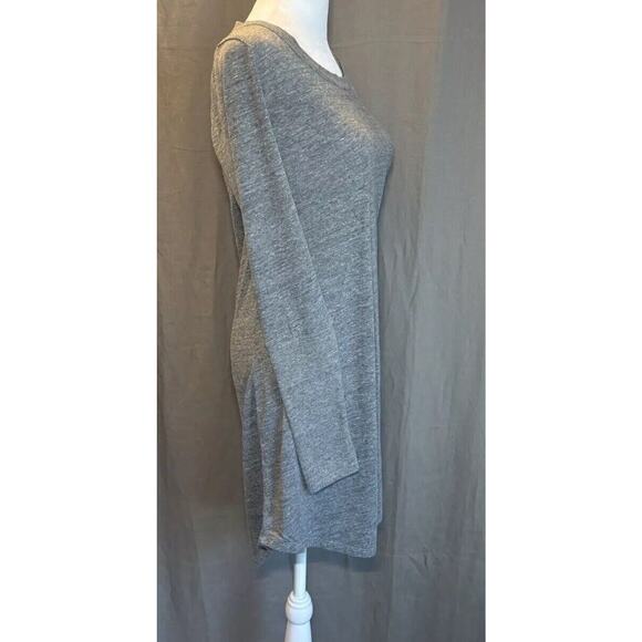 NWT CHASER Nordstrom Y2K Grey Long SLEEVE CREW NECK Super Long Tee Size Small - Picture 2 of 12